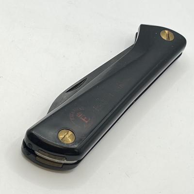 LOT 108: Two Vintage Pocket Knives - EKA Sweden and Davy Crocket