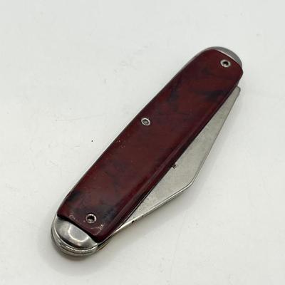 LOT 108: Two Vintage Pocket Knives - EKA Sweden and Davy Crocket