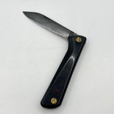 LOT 108: Two Vintage Pocket Knives - EKA Sweden and Davy Crocket