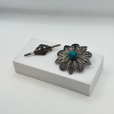 LOT 116: Two Vintage Sterling Silver Brooches/Pins (12.3g)