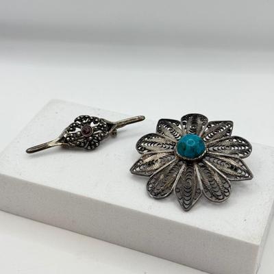 LOT 116: Two Vintage Sterling Silver Brooches/Pins (12.3g)