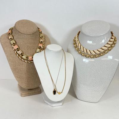 LOT 121: Collection of Necklaces