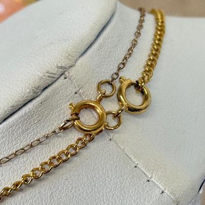 LOT 121: Collection of Necklaces