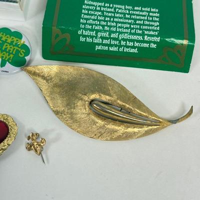 LOT 124: Collection of Pins & Brooches