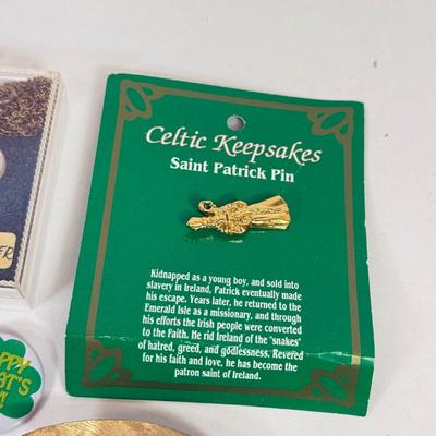 LOT 124: Collection of Pins & Brooches