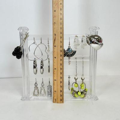 LOT 126: Pierced Earring Collection