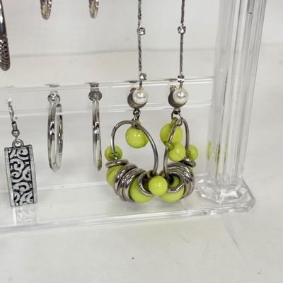 LOT 126: Pierced Earring Collection