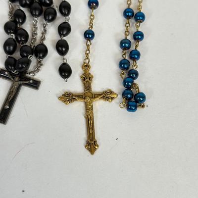LOT 128: Collection of Rosaries