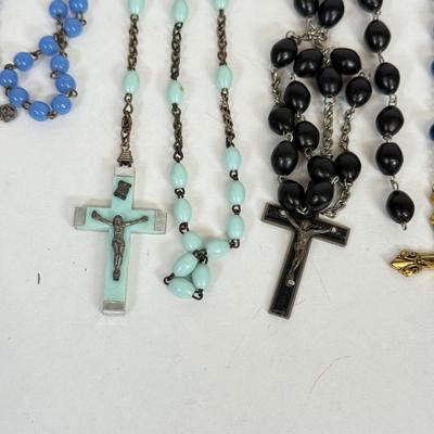 LOT 128: Collection of Rosaries