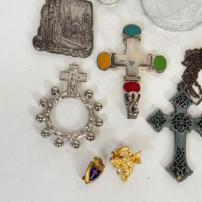 LOT 129: Religious Jewelry, Crosses, Pope Coin & More