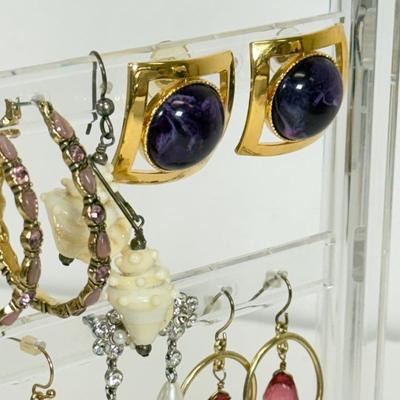 LOT 131: Pierced Earring Collection