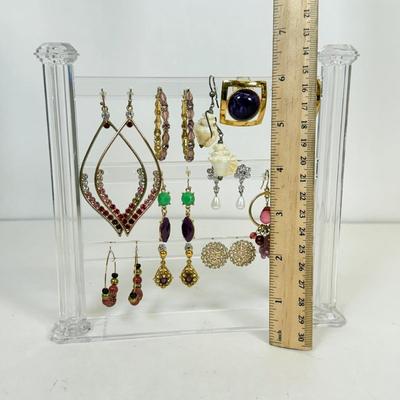 LOT 131: Pierced Earring Collection