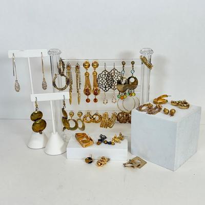 LOT 133: Pierced Earring Collection