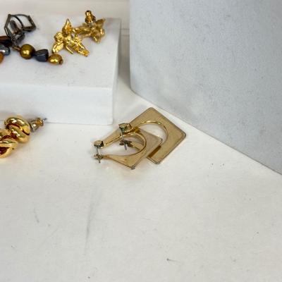 LOT 133: Pierced Earring Collection