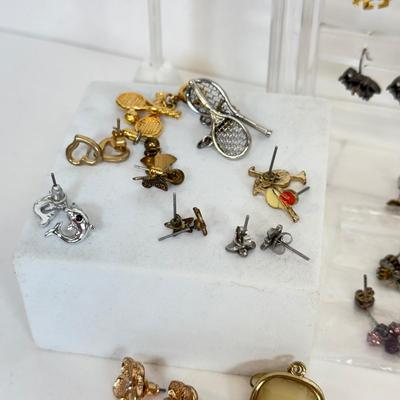 LOT 134: Pierced Earring Collection