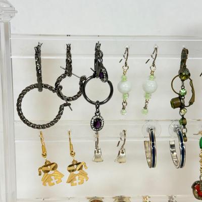 LOT 134: Pierced Earring Collection