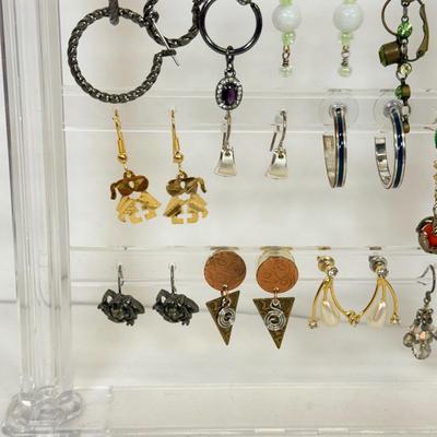 LOT 134: Pierced Earring Collection