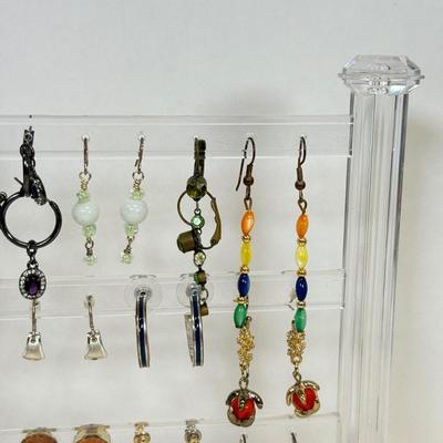 LOT 134: Pierced Earring Collection