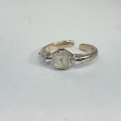 LOT 135: Ladies Watches: Majestron, Benrus & Bulova