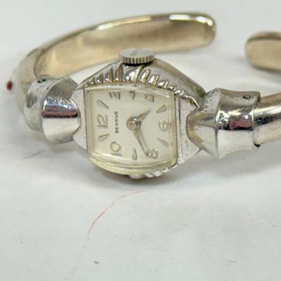 LOT 135: Ladies Watches: Majestron, Benrus & Bulova