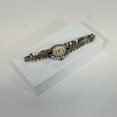 LOT 135: Ladies Watches: Majestron, Benrus & Bulova