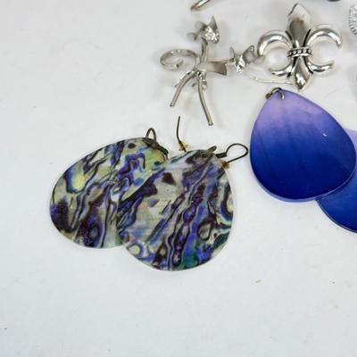 LOT 138: Scottish Terrier Pin, Brooches & Hand Made Earrings