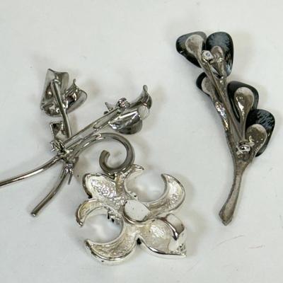 LOT 138: Scottish Terrier Pin, Brooches & Hand Made Earrings