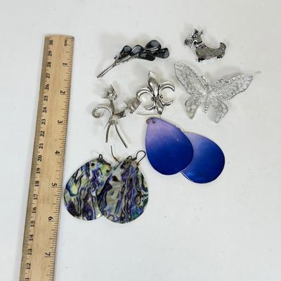 LOT 138: Scottish Terrier Pin, Brooches & Hand Made Earrings