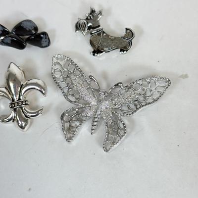 LOT 138: Scottish Terrier Pin, Brooches & Hand Made Earrings