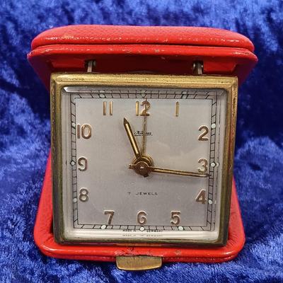 LOT 141: Vintage Keychains, Casino Coins & Travel Alarm Clocks