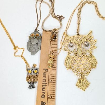 LOT 142: Vintage Owl Pendant Necklaces & Earrings