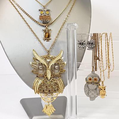 LOT 142: Vintage Owl Pendant Necklaces & Earrings