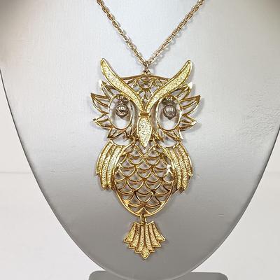 LOT 142: Vintage Owl Pendant Necklaces & Earrings