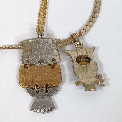 LOT 142: Vintage Owl Pendant Necklaces & Earrings