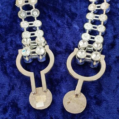 LOT 143: Vintage Costume Brooches and Plastic Belt