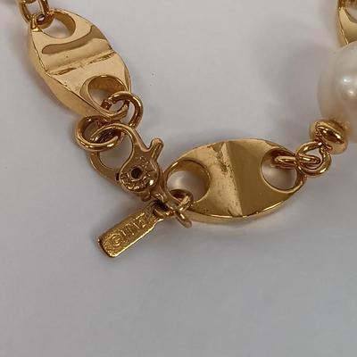 LOT 144: Large Collection of Feaux Pearl / Freshwater Pearl Necklaces, Bracelets & Earrings