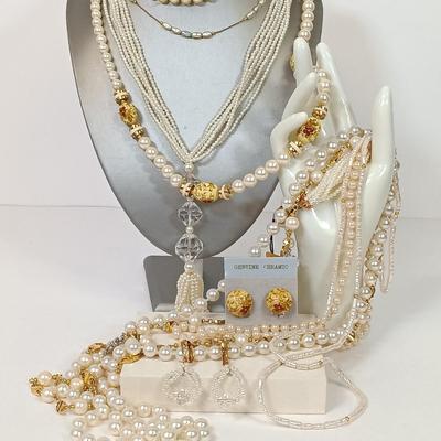 LOT 144: Large Collection of Feaux Pearl / Freshwater Pearl Necklaces, Bracelets & Earrings
