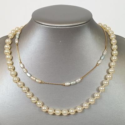 LOT 144: Large Collection of Feaux Pearl / Freshwater Pearl Necklaces, Bracelets & Earrings