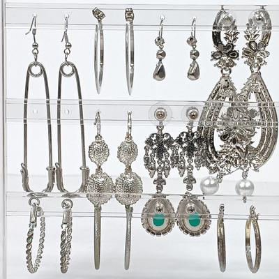 LOT 146: Silver-Tone Costume Jewelry
