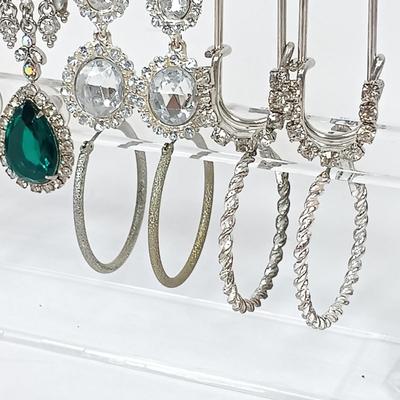 LOT 146: Silver-Tone Costume Jewelry