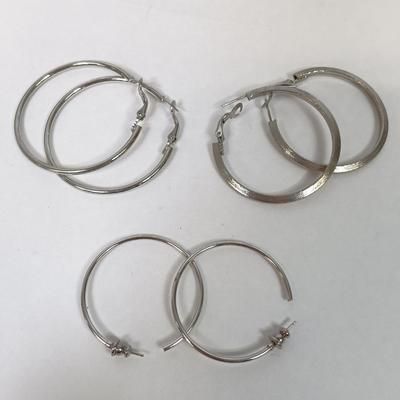 LOT 146: Silver-Tone Costume Jewelry