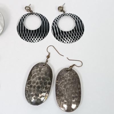 LOT 147: Vintage BSK Pink Rhinestone Bracelet, Hammered Silver-Tone Oval Earrings, Aurora Borealis Crystal Bead Necklace & More