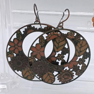 LOT 148: Vintage Costume Jewelry Earrings