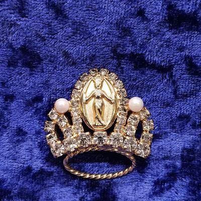 LOT 150: Antique Handpainted Porcelain Brooch, Artisan Brooch Pendant on Avon Chain & Vintage Costume Brooches