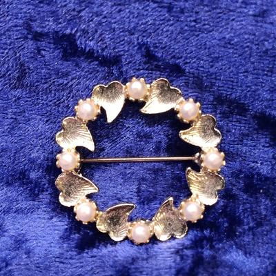 LOT 150: Antique Handpainted Porcelain Brooch, Artisan Brooch Pendant on Avon Chain & Vintage Costume Brooches