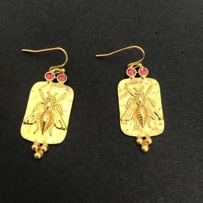 Sale Photo Thumbnail #190: Gold tone bee fashion earrings