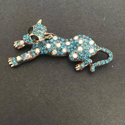 Sale Photo Thumbnail #207: Beautiful Multi Colored rhinestone leopard brooch 
Please see attached photos