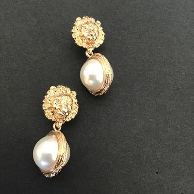 Sale Photo Thumbnail #210: Beautiful gold tone faux pearl lion earrings 
Please see attached photos