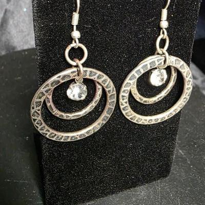 Vintage Silver-Tone Concentric Circle Drop Earrings with Crystal Accent