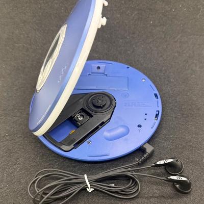 Sale Photo Thumbnail #336: Model D-NE319. Includes matched Sony corded earbuds, but does not include DC power supply. Tested with batteries, work and sounds great.